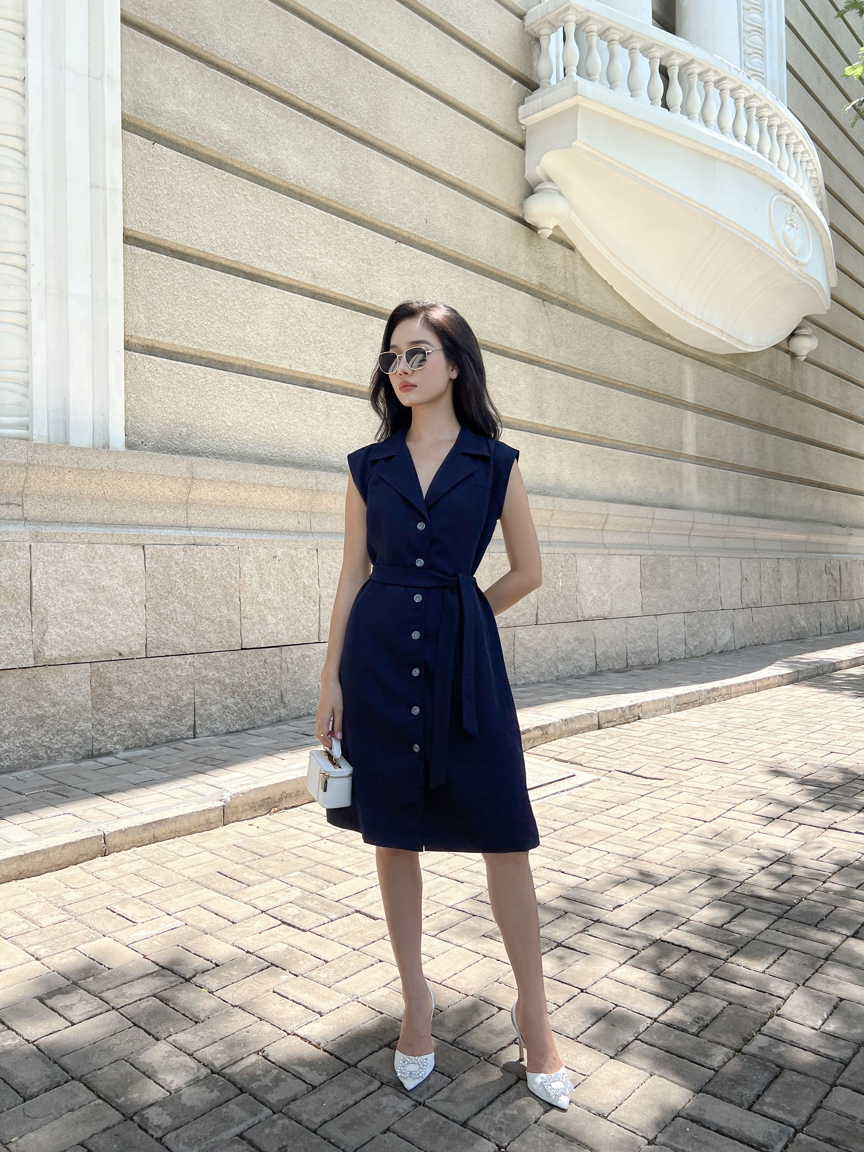 Đầm navy cổ vest thắt belt - YV LE & CO