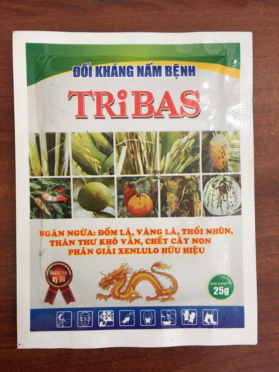 Chế phẩm nấm đối kháng Tribas 25gr giúp ngăn ngừa các hiện tượng thối rễ, vàng lá, chết cây con