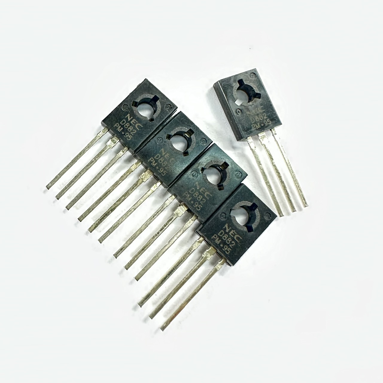 Bộ 3 Transistor D882 TO-126 30V 3A NPN
