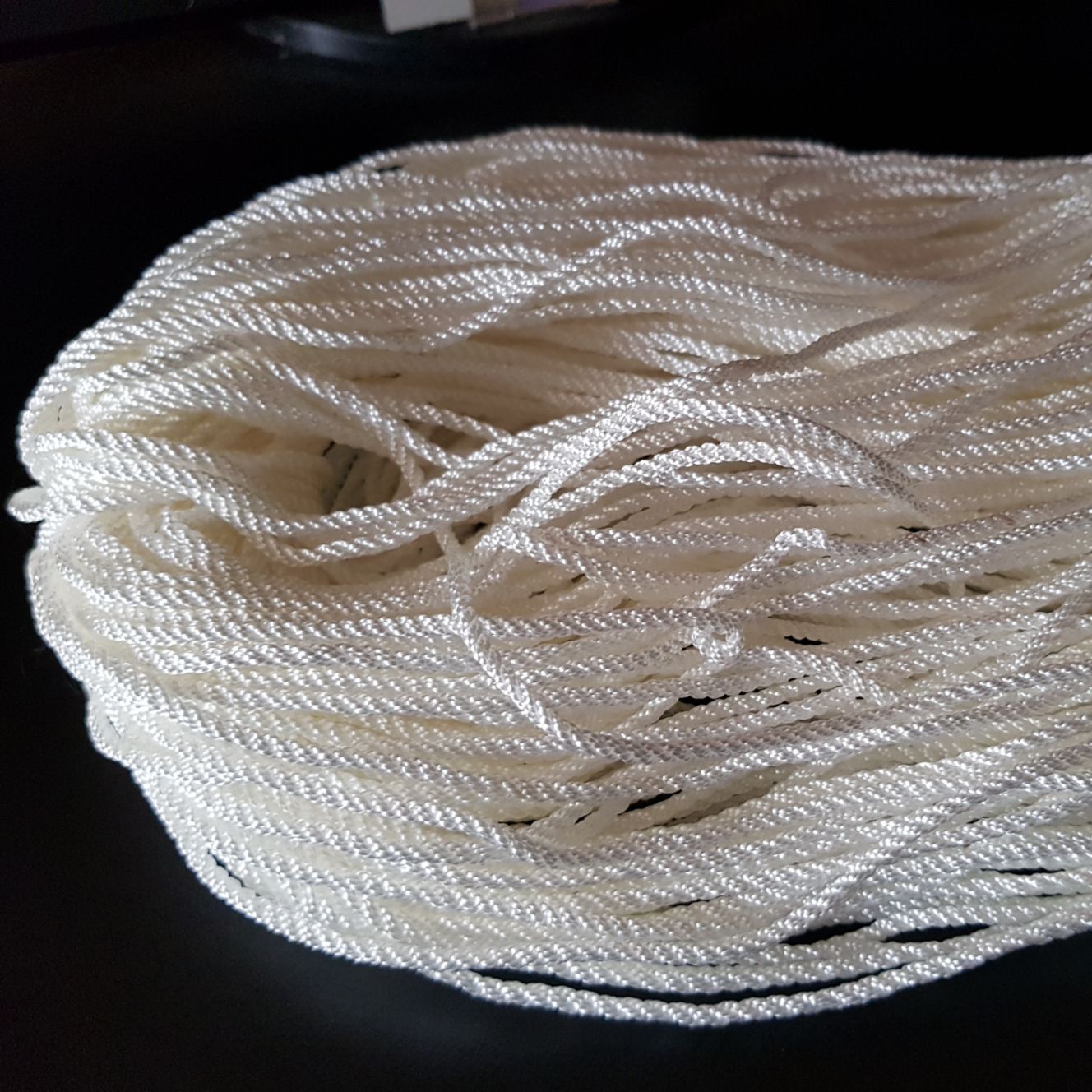 Dây dù loại tốt 3mm-bó 1kg dây đan lưới, thả diều.