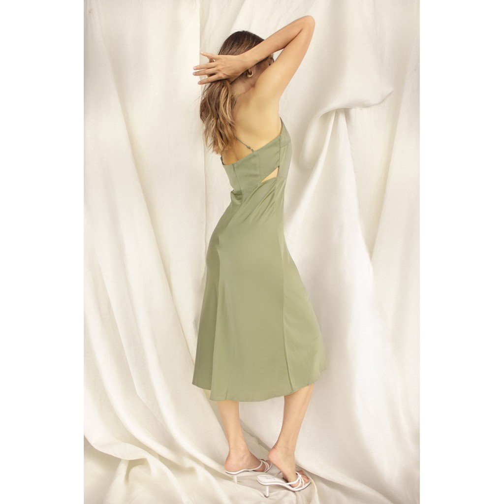 Đầm Hai Dây Midi Cut Out Ngực Riley Daphale