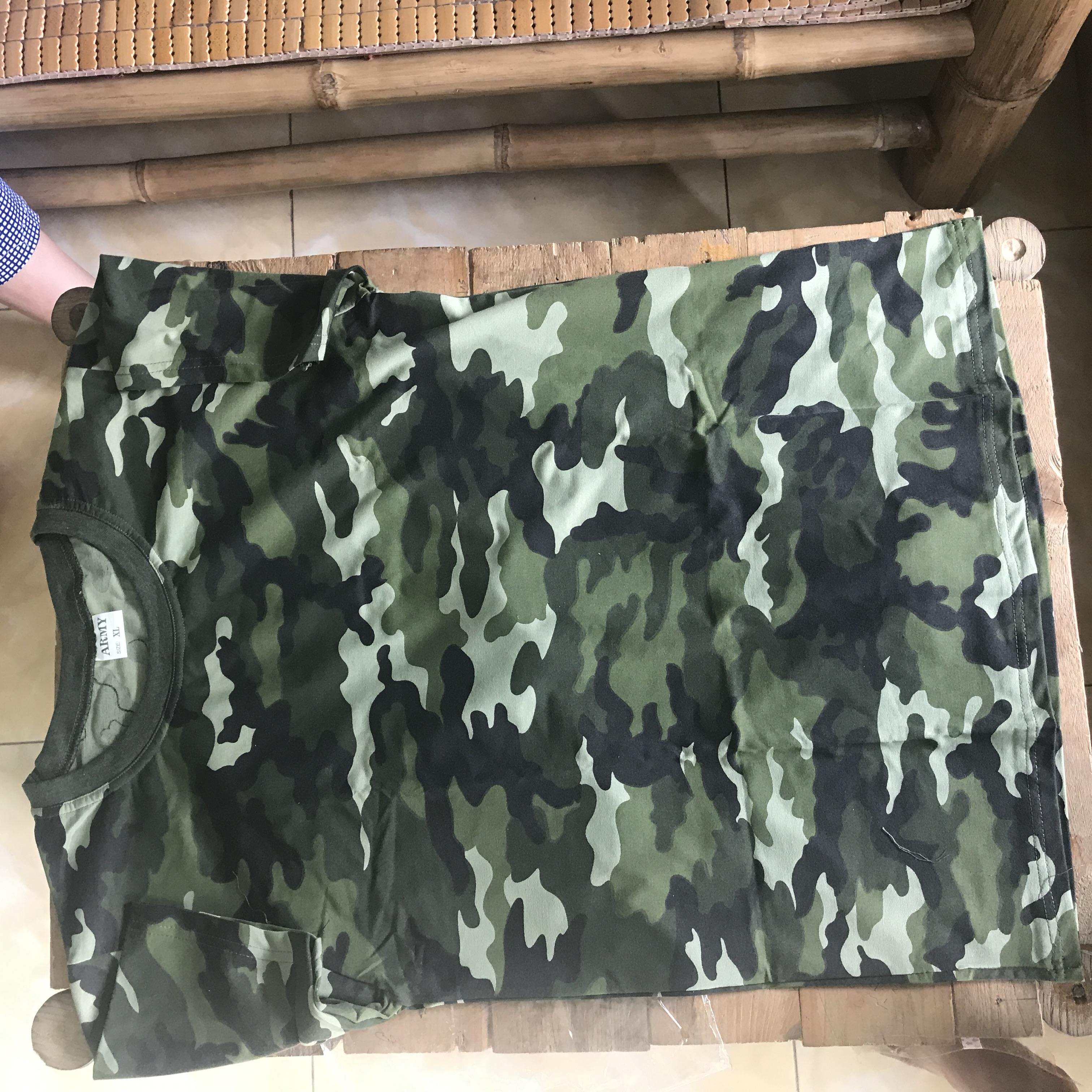 Áo thun nam màu rằn ri