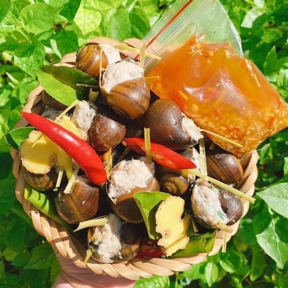 Snails Stuffed with Meat, Tray of 10-12 (Delivery to Ho Chi Minh City)