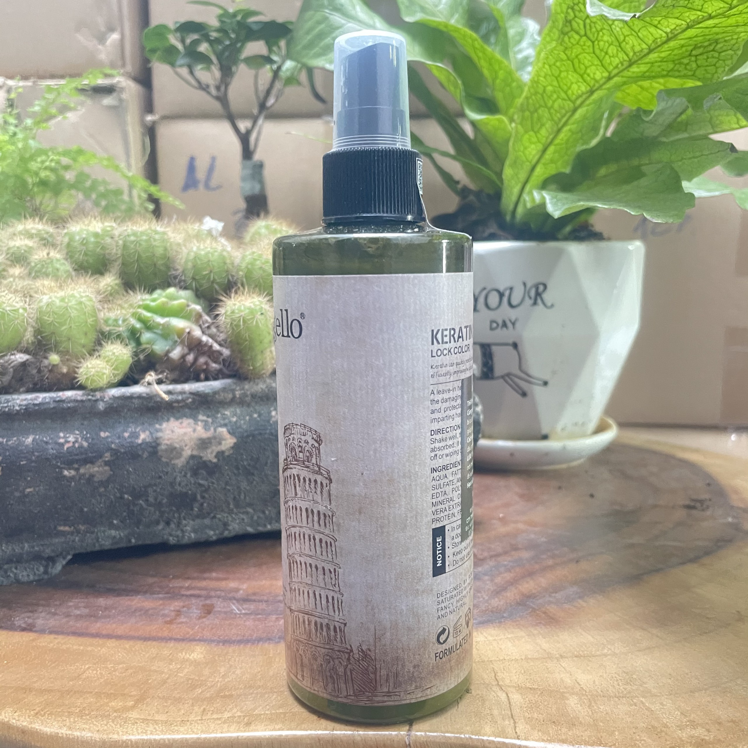 [HCM]Xịt dưỡng và chống cháy tóc Dangello Keratin 300ml (Mẫu Mới)