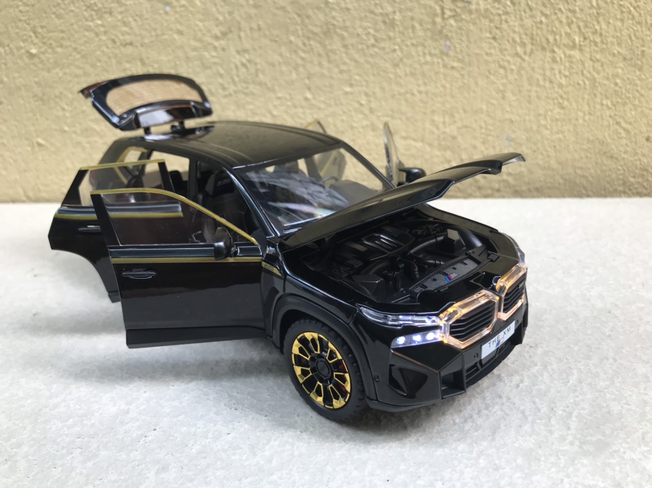 [HCM]Mô hình xe ô tô BMW X7 1:24