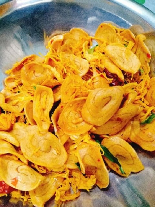 Tai Heo Lắc Khô Gà 250G