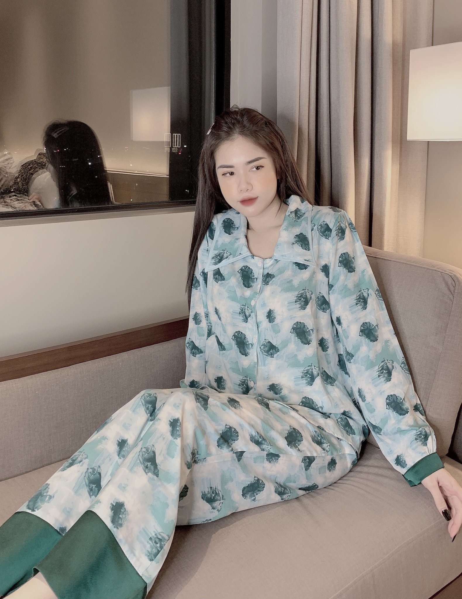 Bộ Ngủ Pizama Burberry Chất Lụa Mango