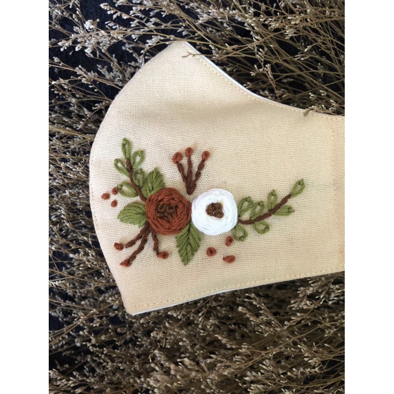 khẩu trang thêu handmade