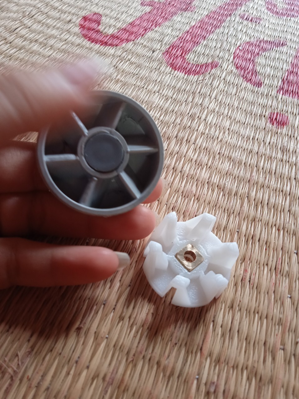 Phụ kiện máy xay- Bộ nhông vấu dao và  bánh răng thân máy philip hr2068