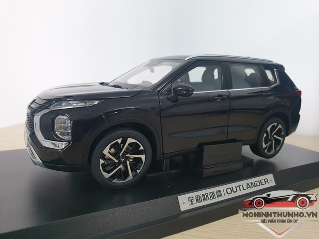 [HCM]Xe mô hình Mitsubishi Outlander 2023 tỉ lệ 1:18