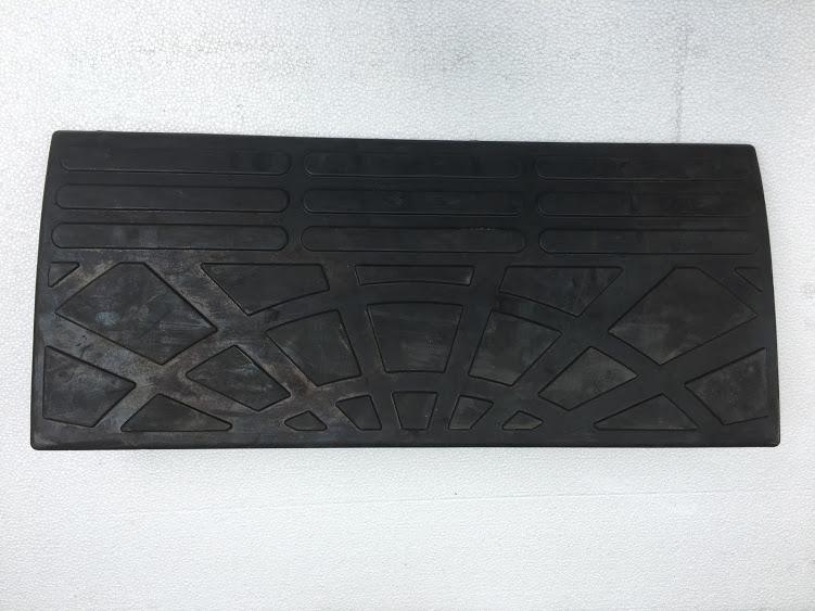 TẤM CAO SU KÊ BẬC THỀM CAO 10CM