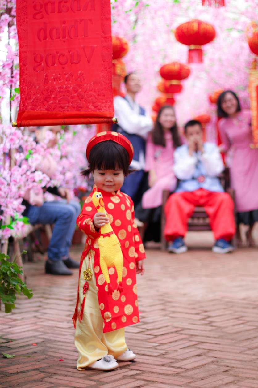 Áo dài Đỏ trúc bé Gái truyền thống Gấm Thái Tuấn (Áo + quần + mấn, khăn xếp đội đầu)