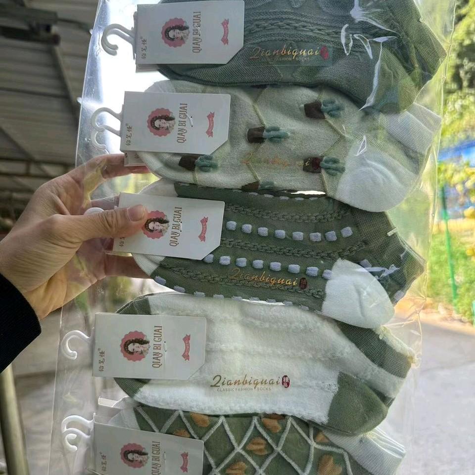 Set 10 đôi Tất nữ phong cách Hàn Quốc dễ thương kèm họa tiết đáng yêu cho nữ