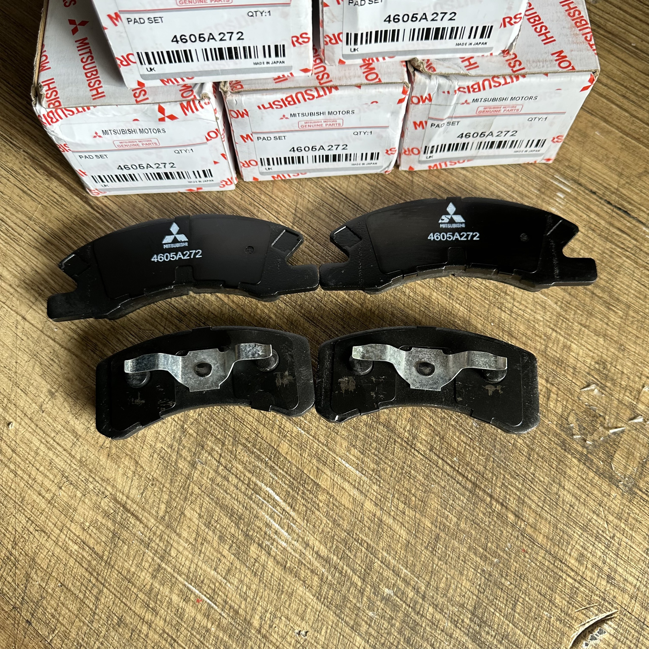 MÁ PHANH TRƯỚC MITSUBISHI ATTRAGE/ MIRAGE