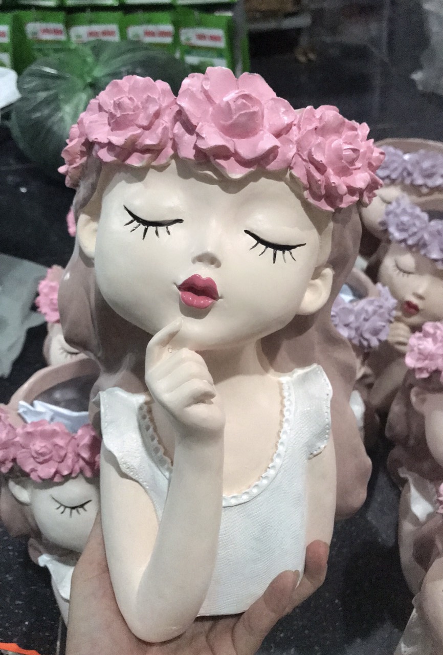 Bình cắm hoa hình cô gái đáng yêu