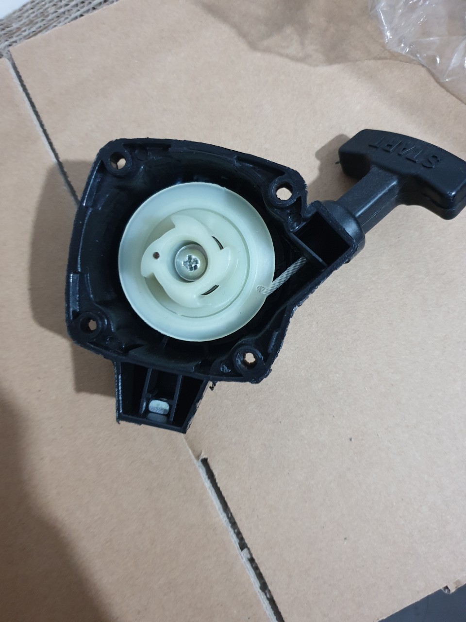 [HCM]BỘ CHỤP GIẬT( KHỞI ĐỘNG) MÁY CẮT CỎ 260 .4 ỐC - 4 CHẤU