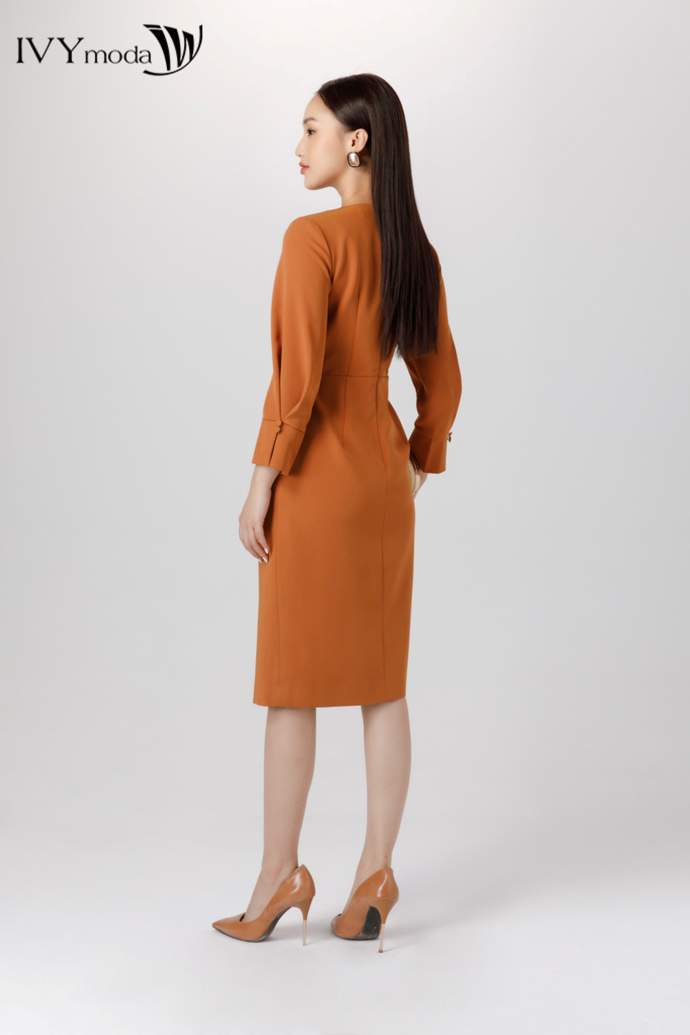 Đầm ôm phối nút IVY moda MS 48M6960