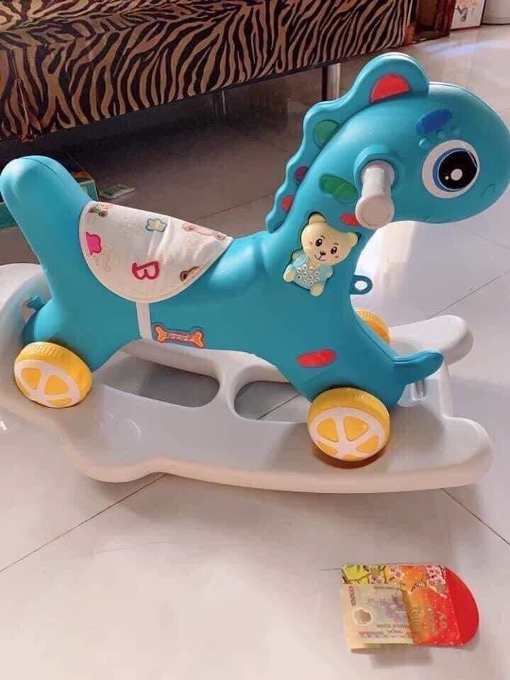 Ngựa bập bênh kiêm chòi chân