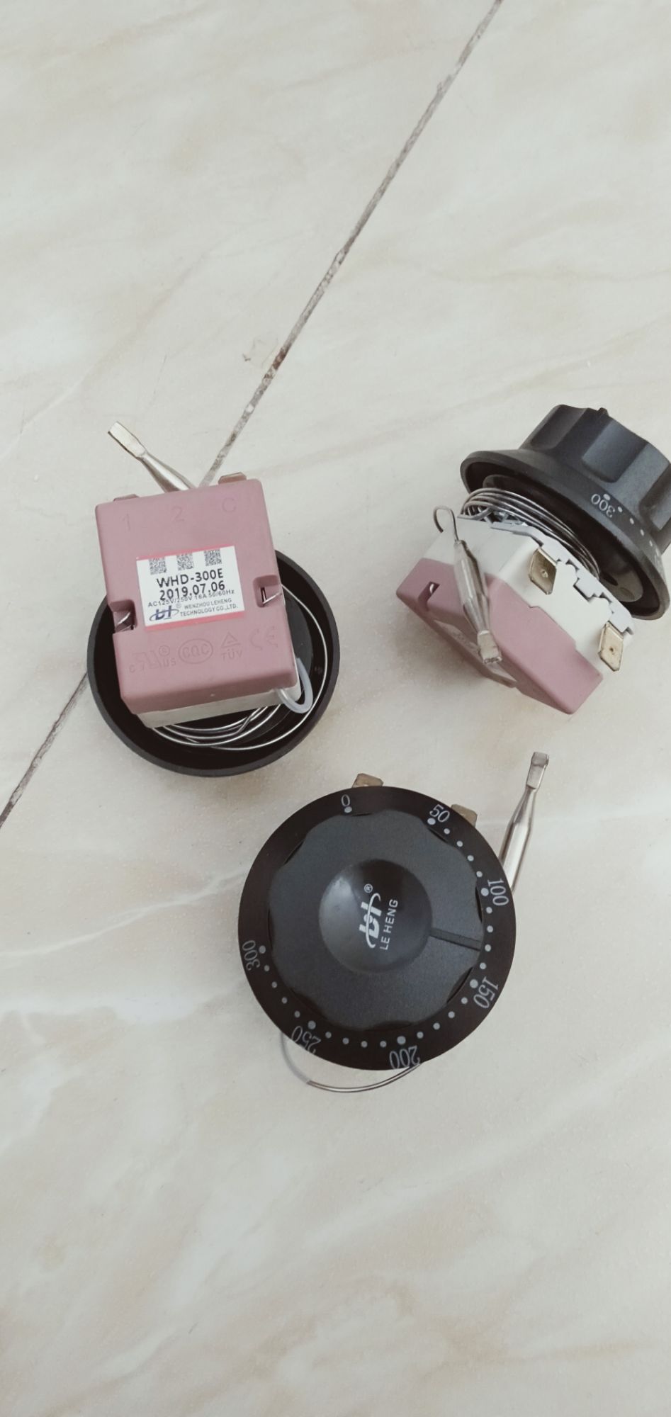 Núm chỉnh nhiệt độ 300
