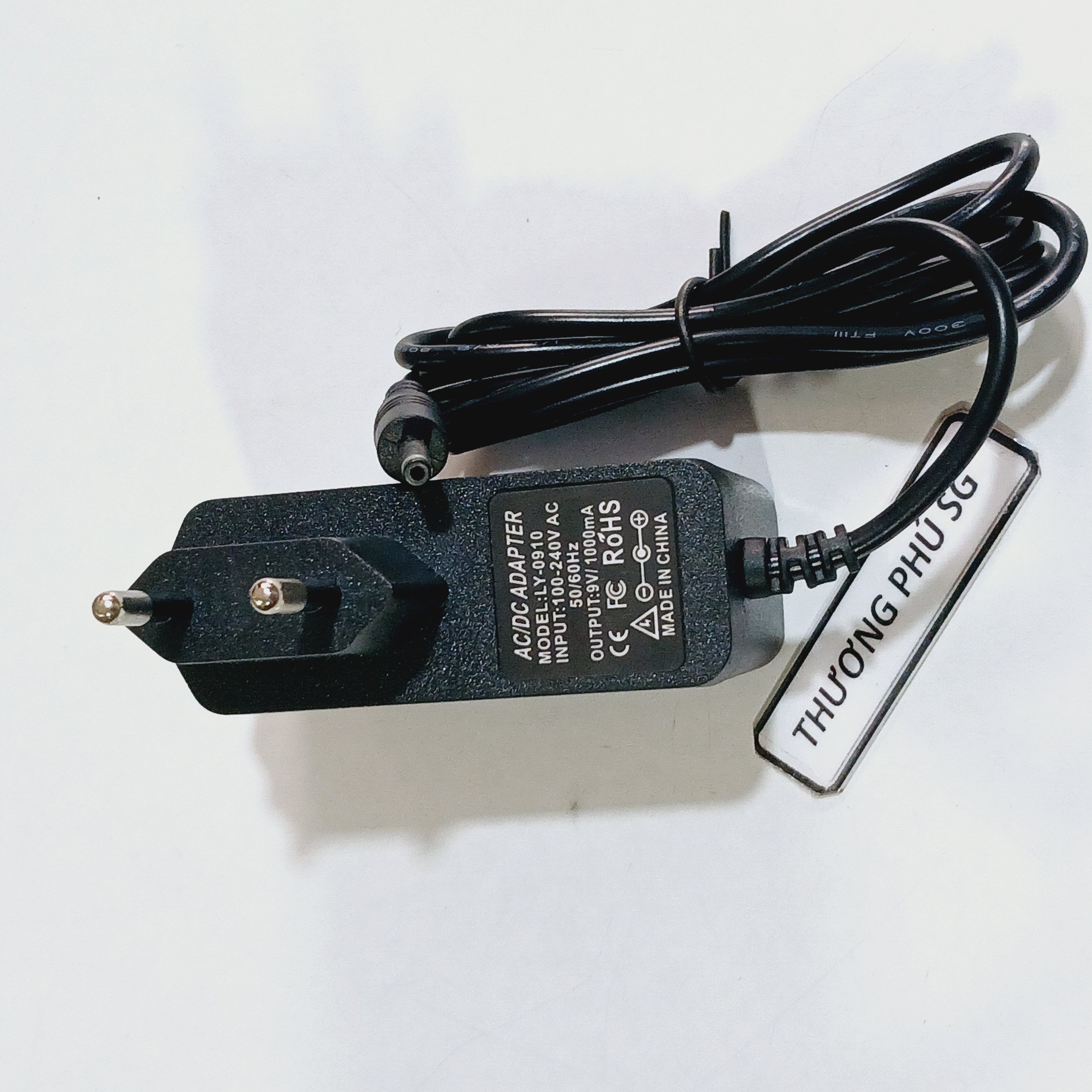 Adapter DC 9V - 1A / Đầu cắm 3.5mm x 1.35mm (Dầy dài 1.5M)