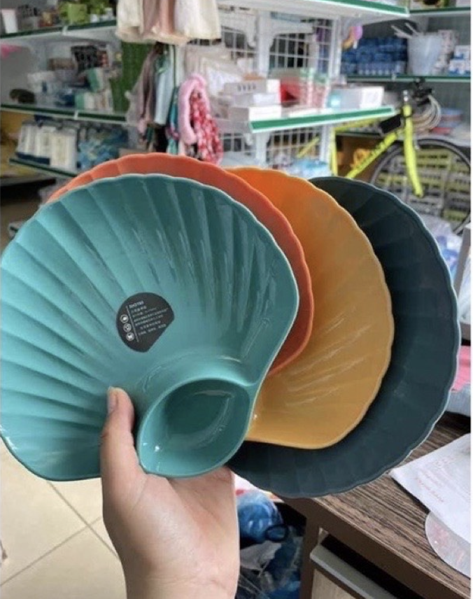 Dĩa con sò chất liệu nhựa có khay nước chấm