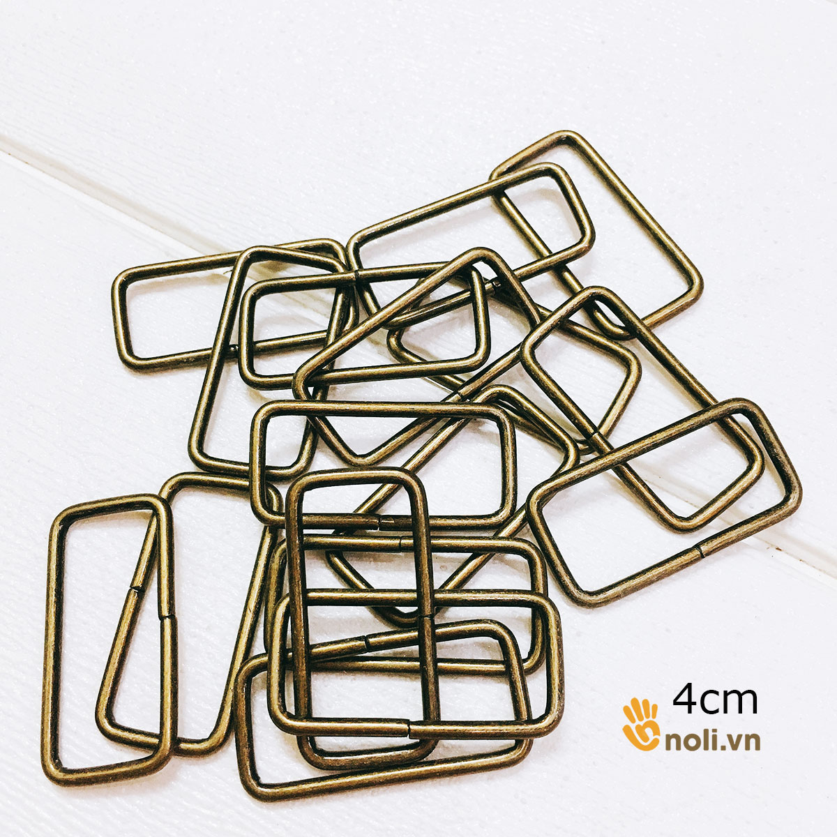 Rectangular eyelets 3.8cm