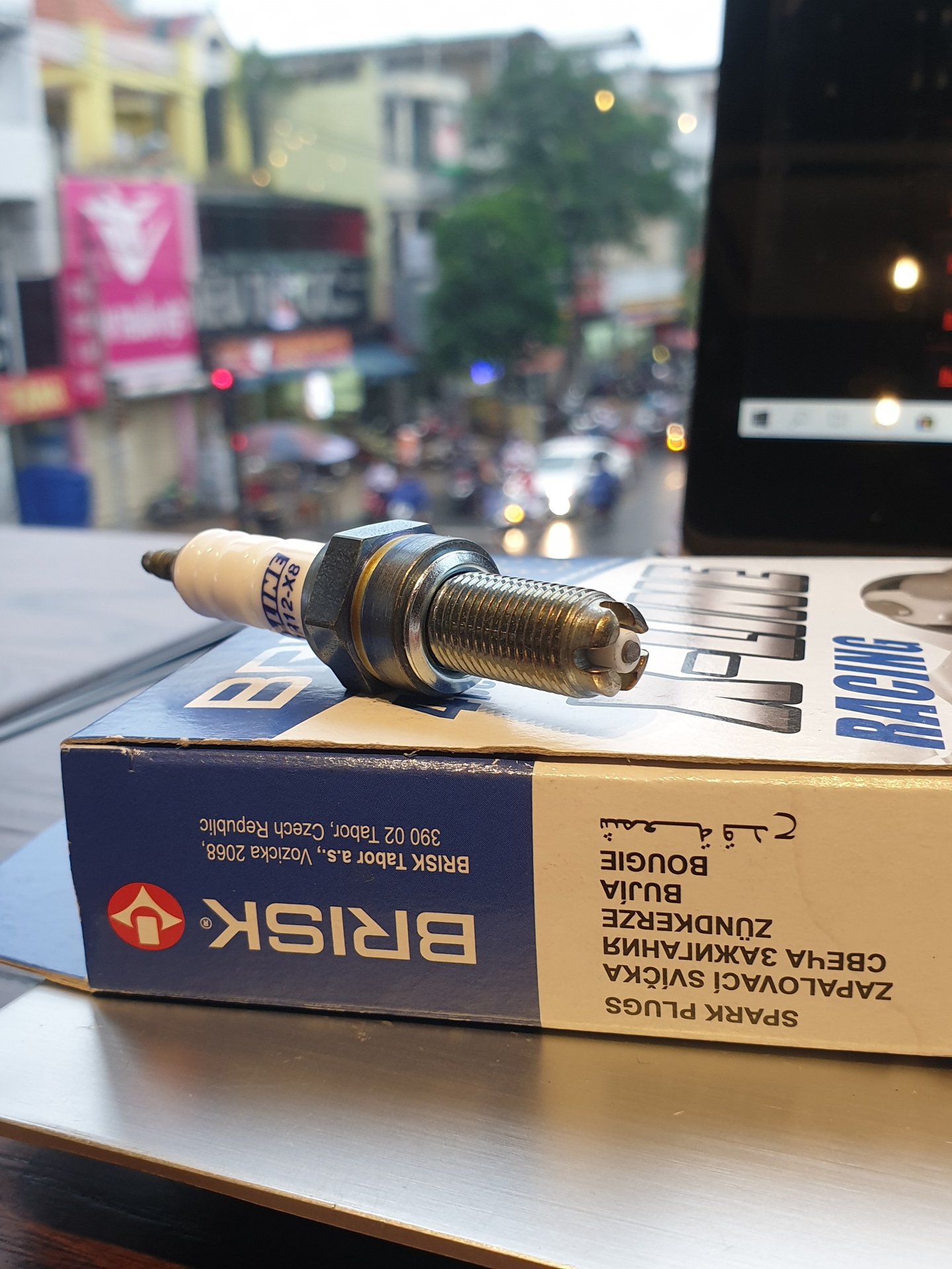 Bugi Brisk X-line ( thế hệ mới đánh lửa đa điểm)