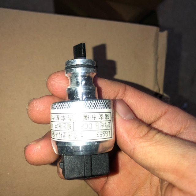 Sản phẩm gia đình làm: phutungthaythe🔧| núm báo tốc độ ô tô chân dẹp