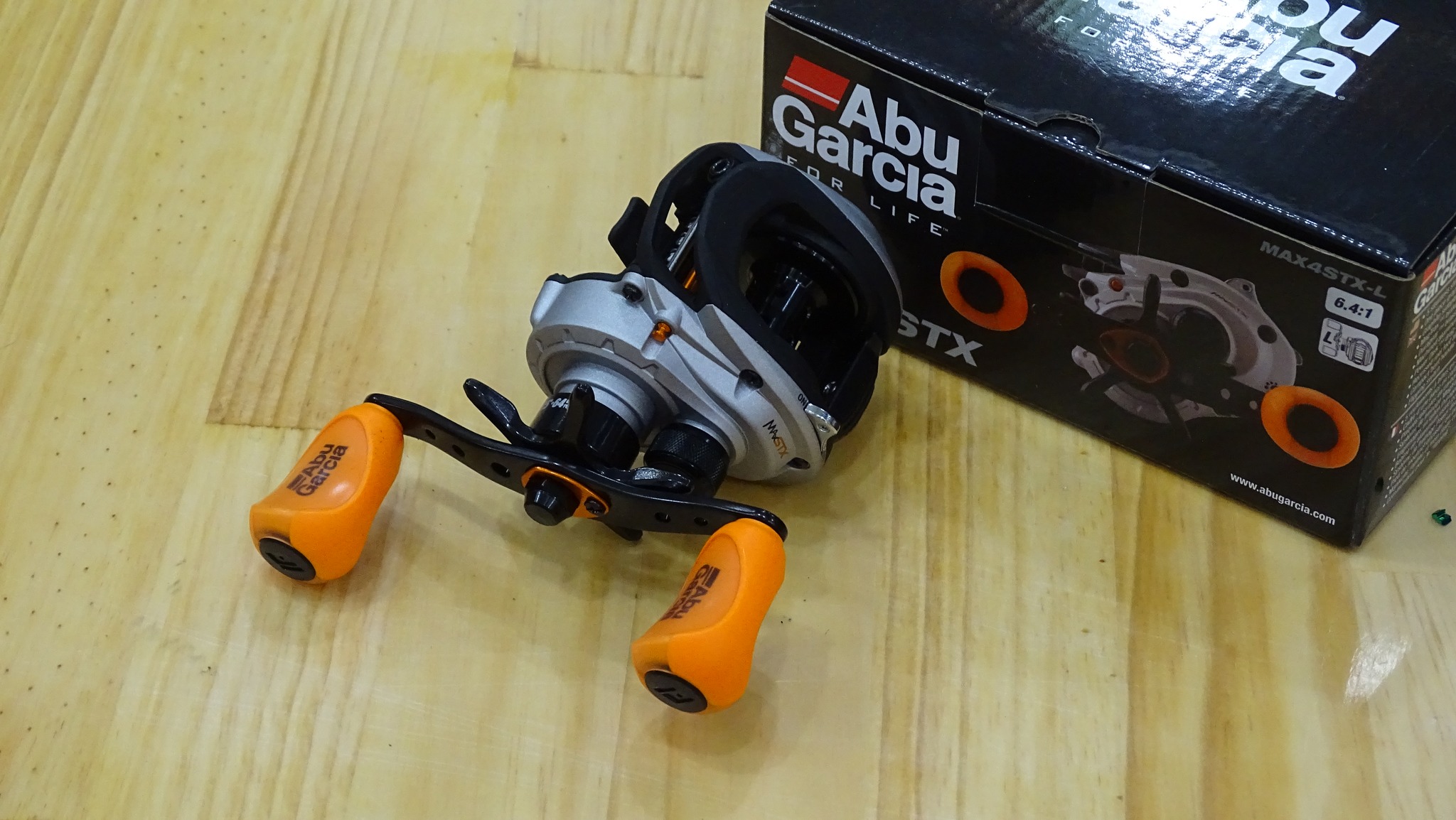 Máy câu cá Abu Garcia Max STX