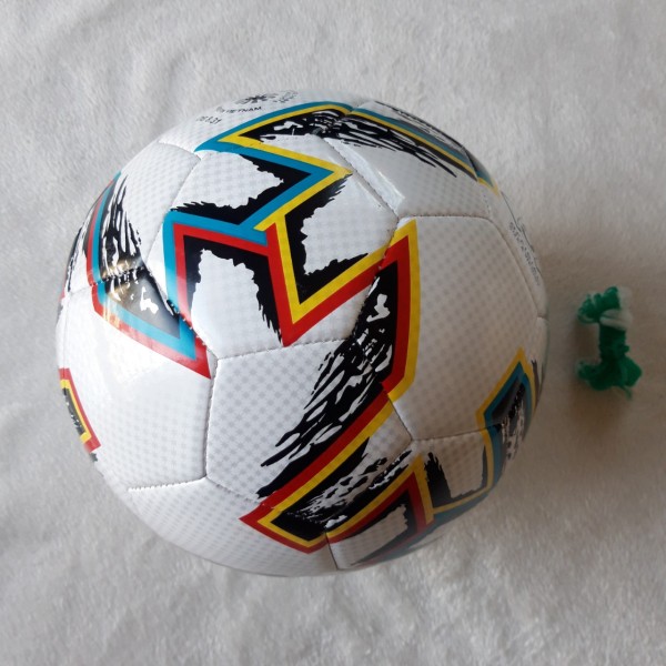 quả bóng đá số 5 mẫu EURO da PU cao cấp(tặng kim túi+1đôi tất dài)