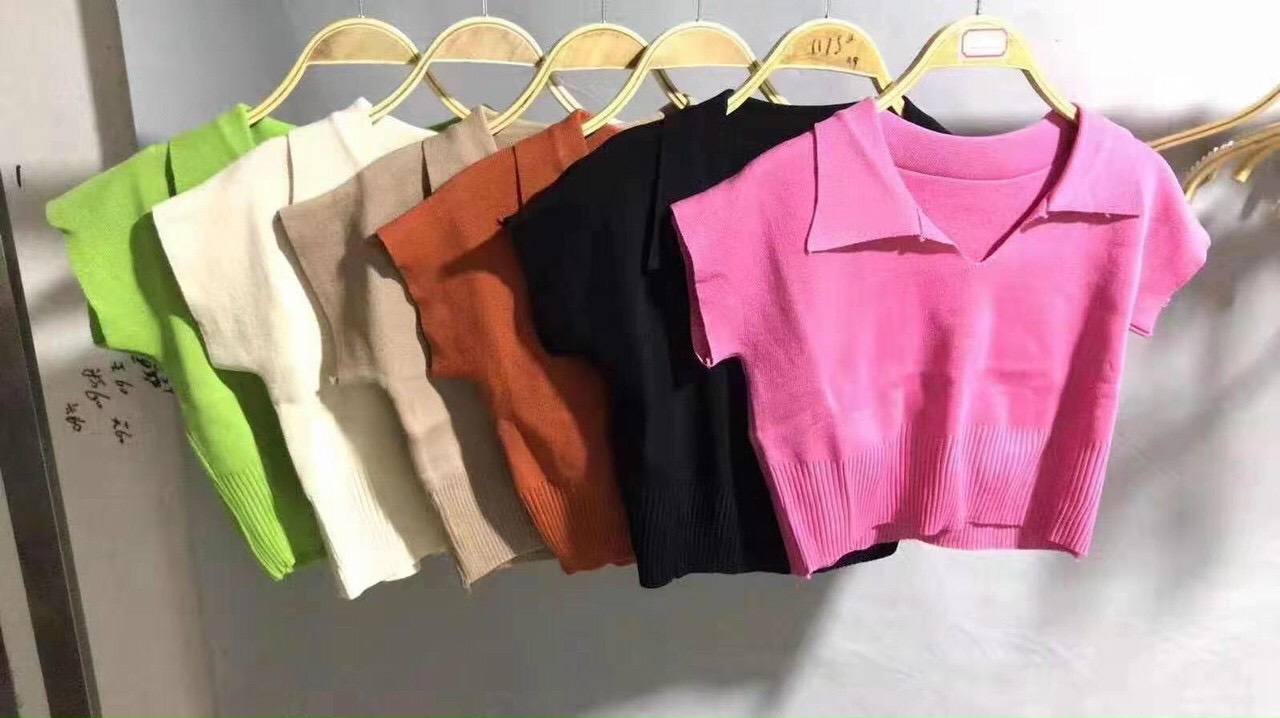 Áo len mỏng croptop cổ V tay hến