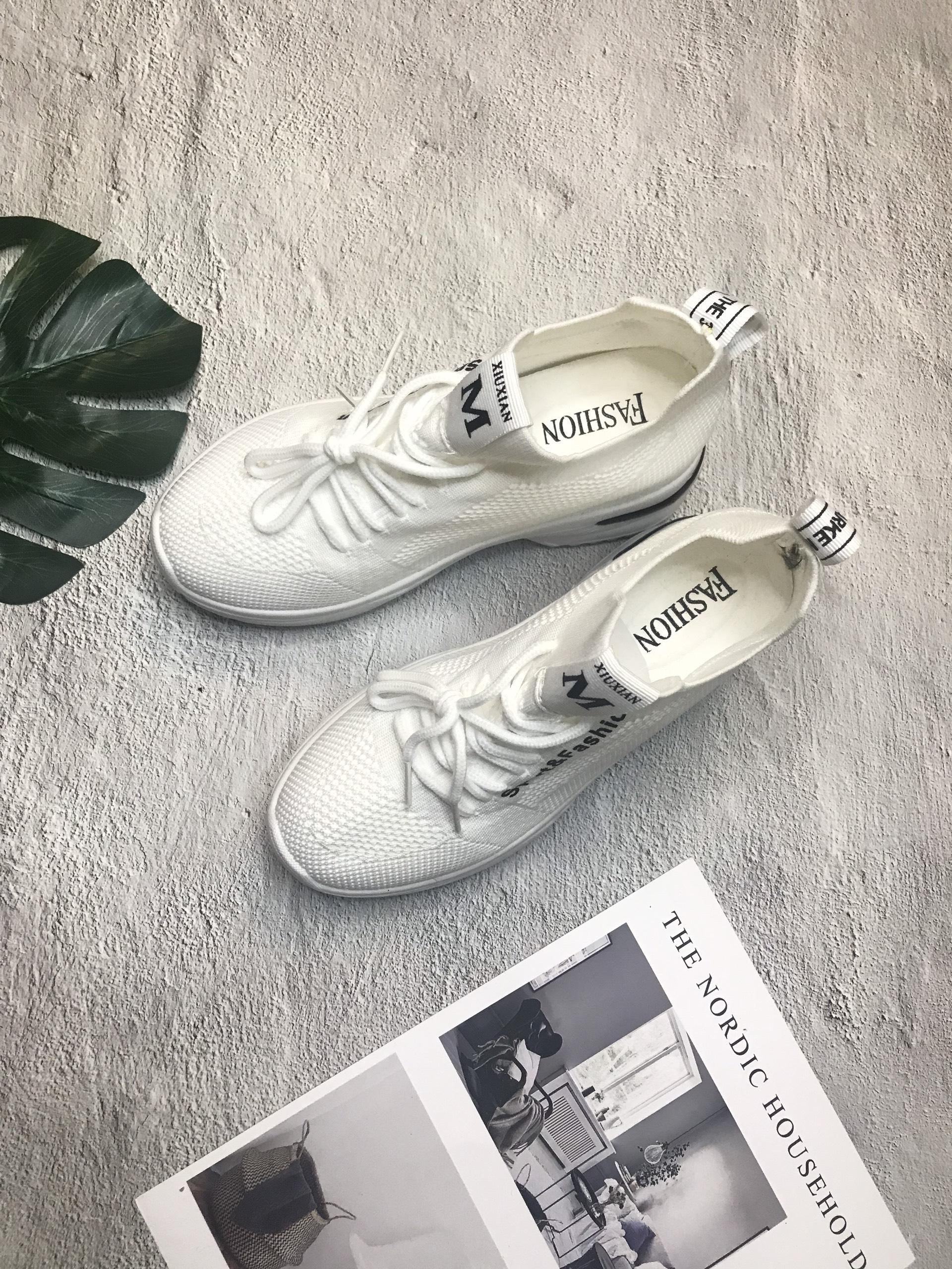 GIÀY THỂ THAO ĐỘN ĐẾ 7CM