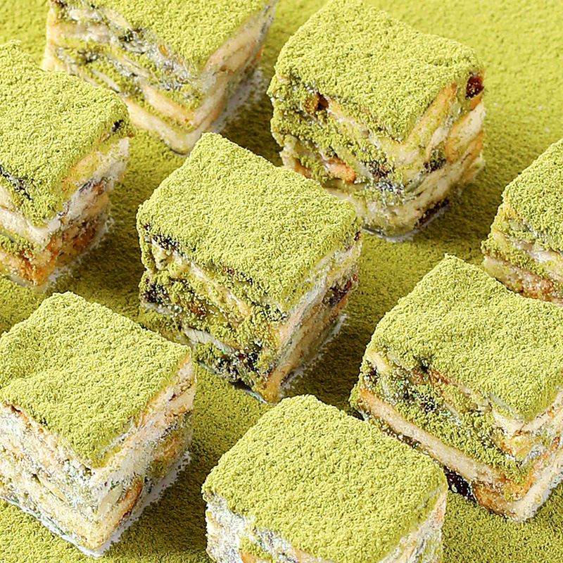 BÁNH BÔNG TUYẾT CUỘN SỮA