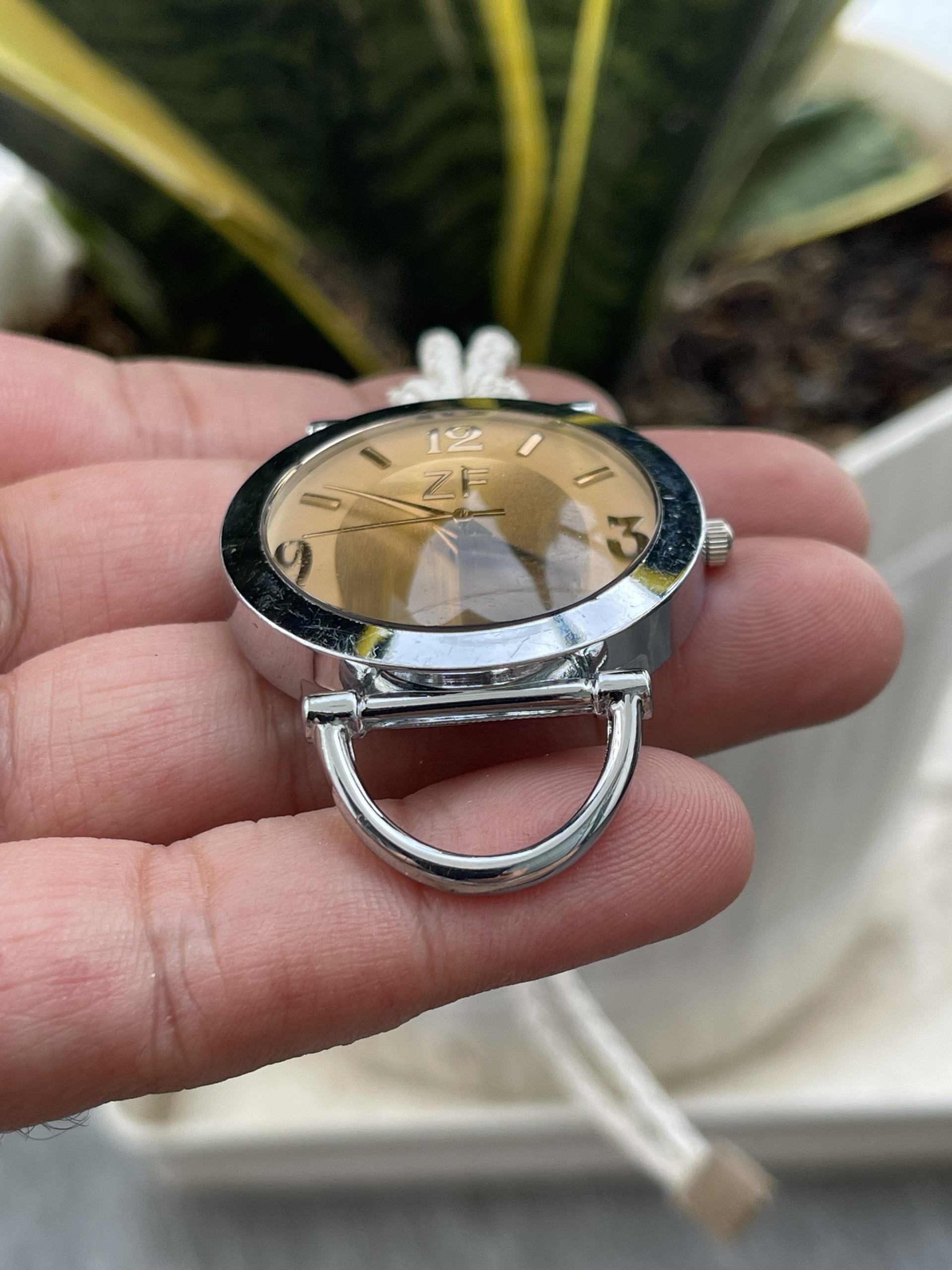 Đồng hồ cầm tay nam ZF chạy pin hàng Si