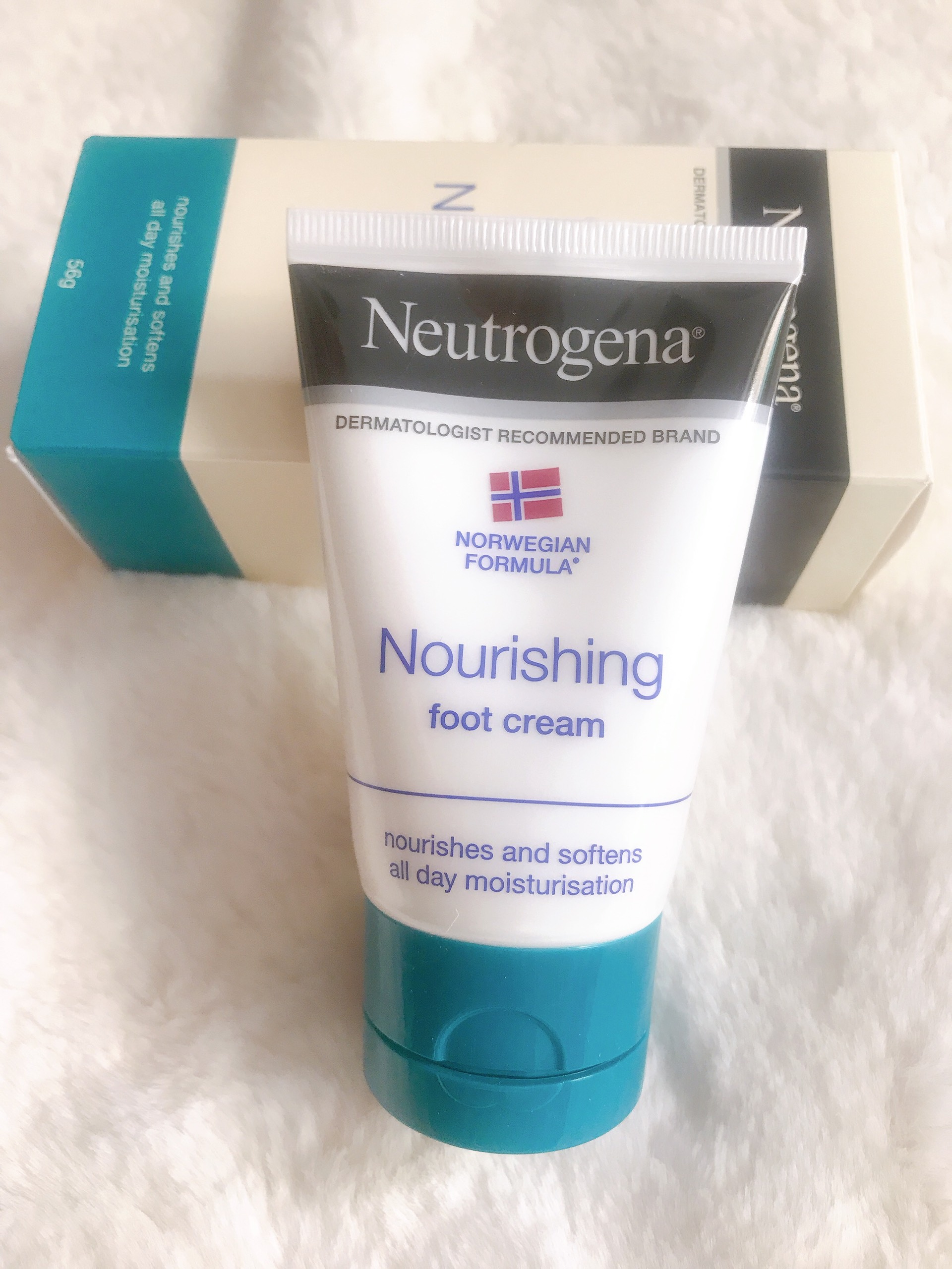 [HCM]Kem Bôi Mềm Nứt Gót Chân Foot Cream Neutrogena