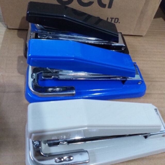 Bàn dập ghim xoay chiều Deli