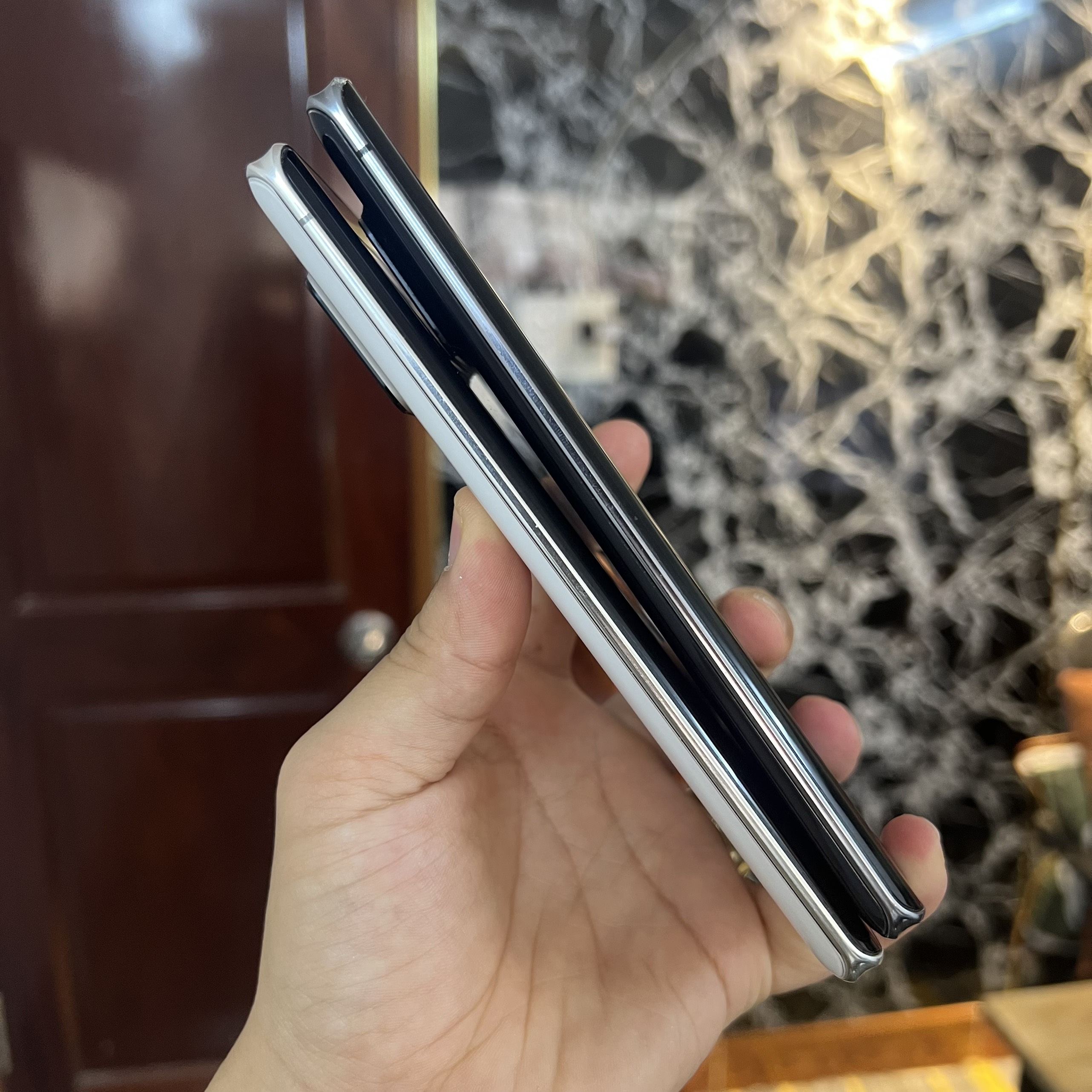 Điện thoại Sharp R6 Nhật Ram 12/128 Snap 888 Zin Đẹp