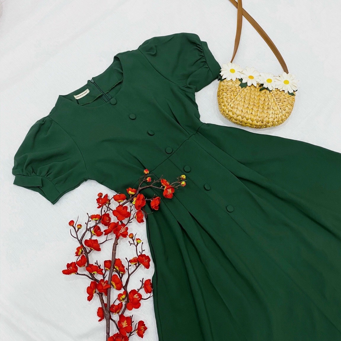 Đầm xanh lính cổ tròn