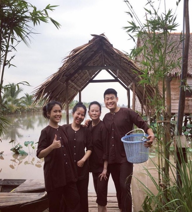 [HCM]Áo bà ba nâu kèm khăn rằn