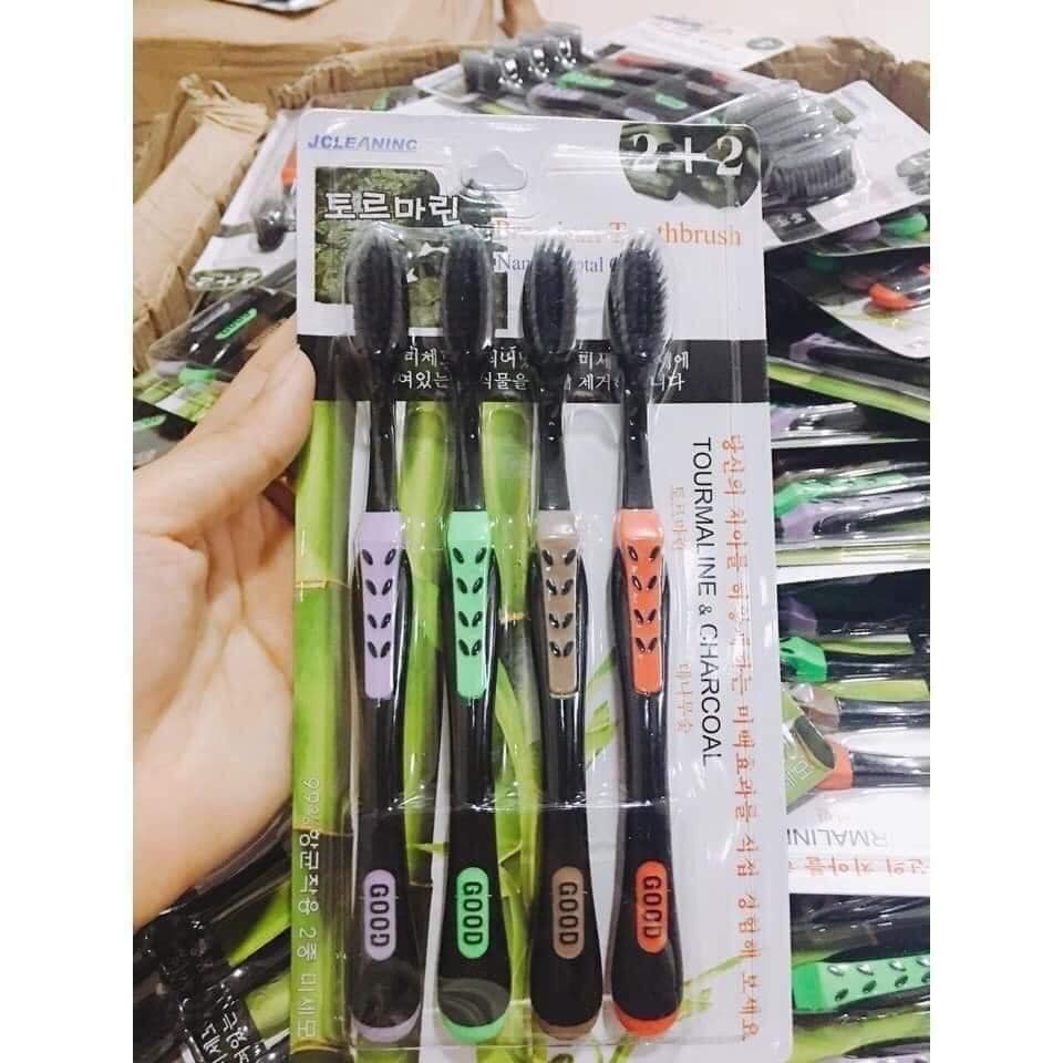 Vỉ 4 bàn chải đánh răng than tre hoạt tính