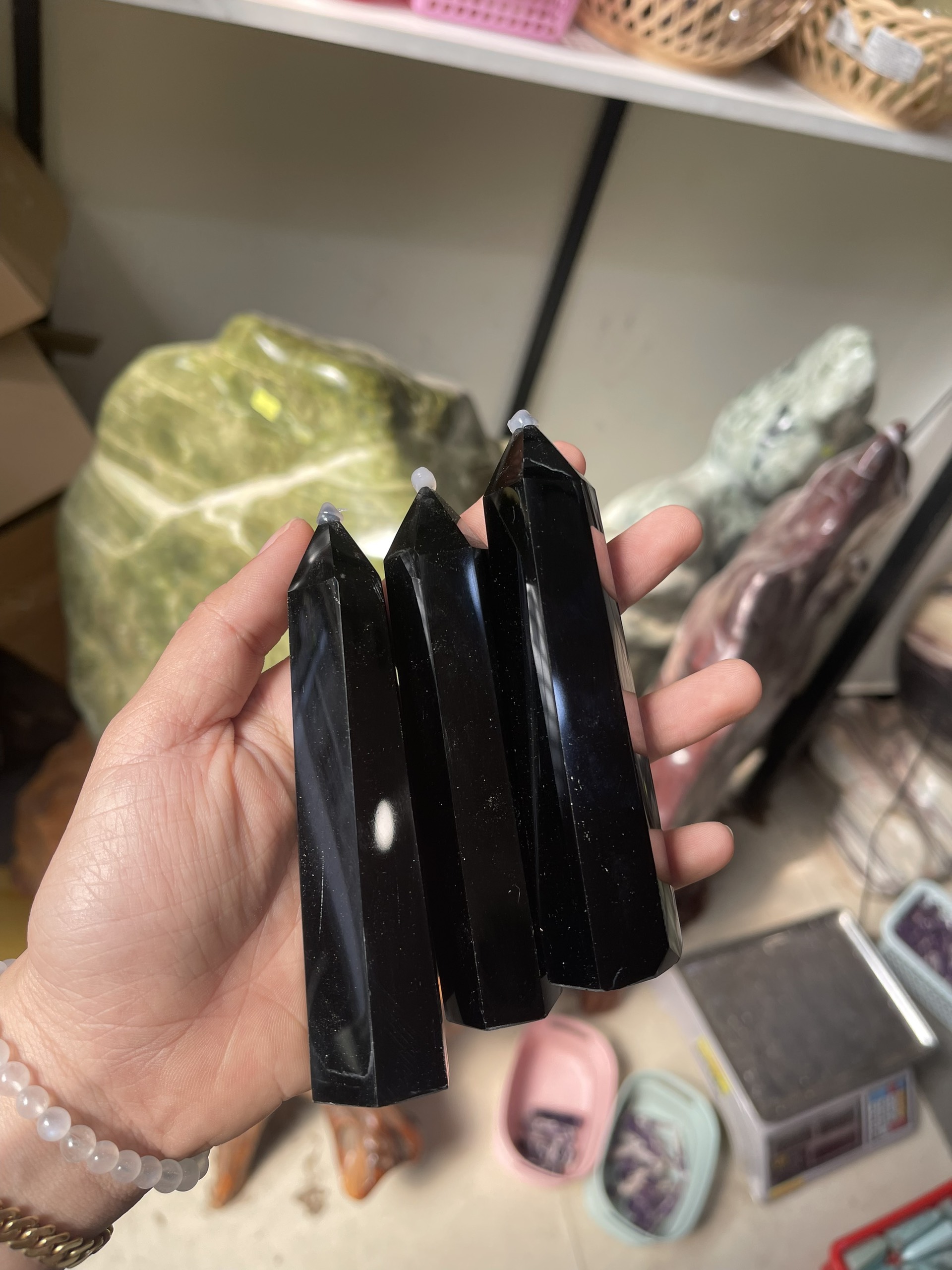 Trụ đá Onyx đen size 10-12 cm - Trụ đá thanh tẩy màu đen