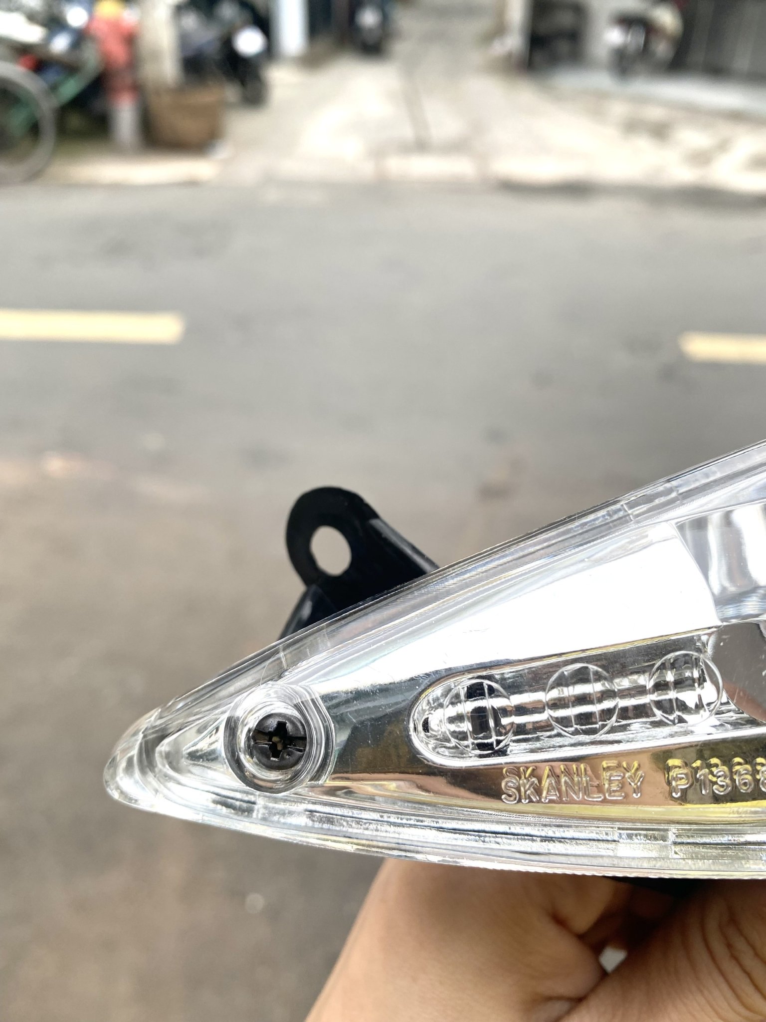 XI NHAN TRƯỚC XE FUTURE NEO( đặc biệt )