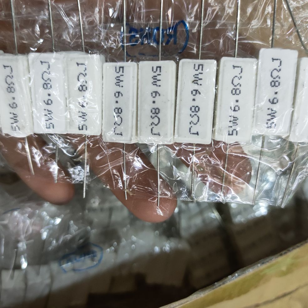 10 điện trở sứ 6.8om 5w