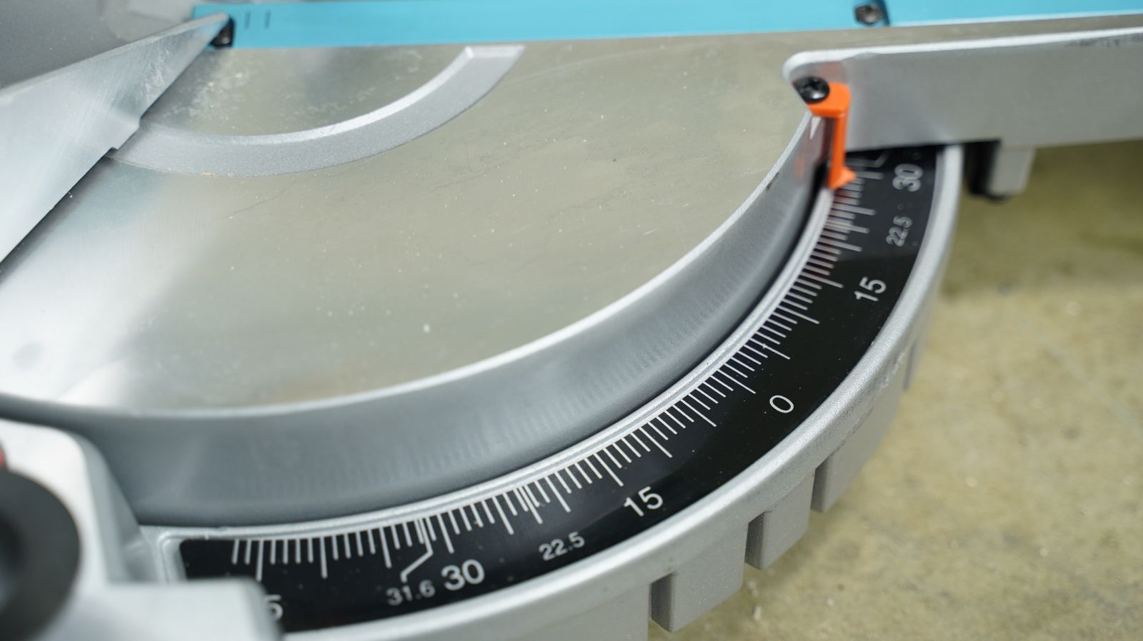 10" Máy cắt góc đa năng Makita LS1018L