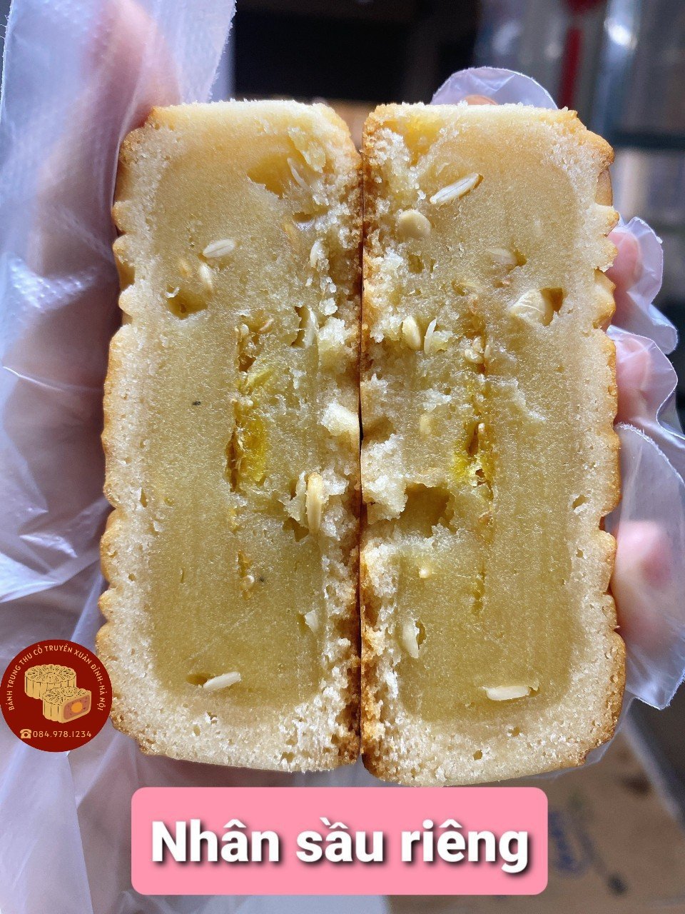 Bánh trung thu nhân sầu riêng