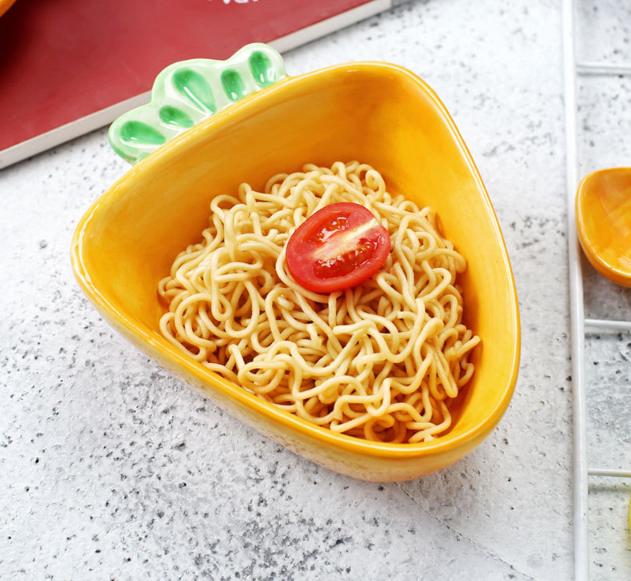 Bát ăn dặm cho bé hình thỏ và cà rốt