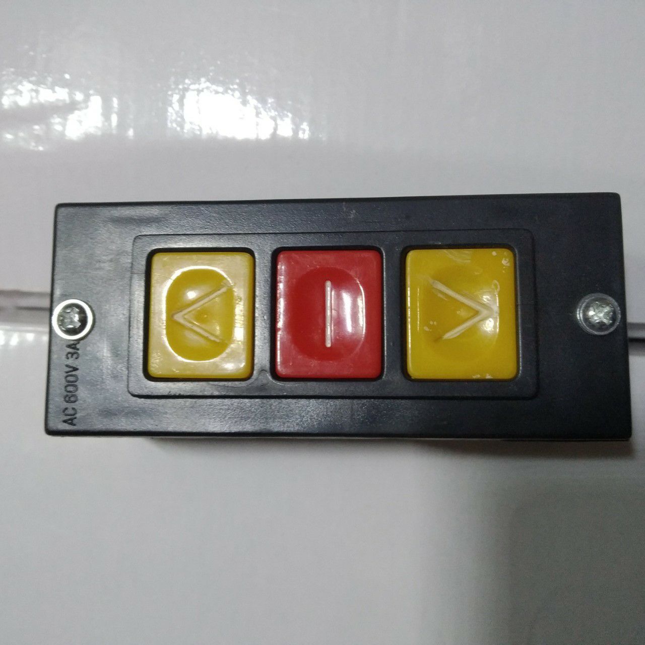 Công tắc cửa cuốn 3A 600v