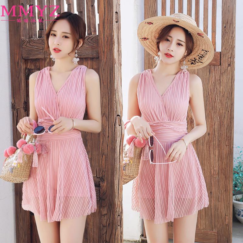 Bộ đồ bơi nữ kín đáo liền thân dạng váy che khuyết điểm
