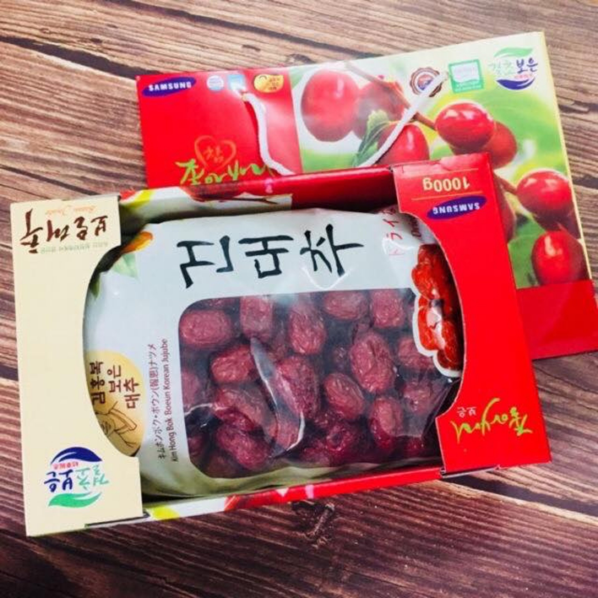 Táo đỏ Hàn Quốc sấy khô Loại 1 (Tặng kèm túi)