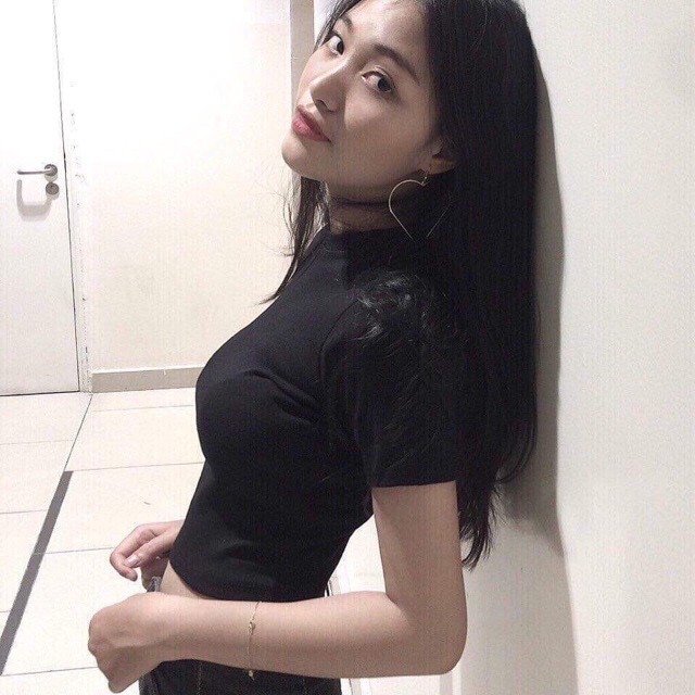 Áo croptop thun gân (tay cộc )